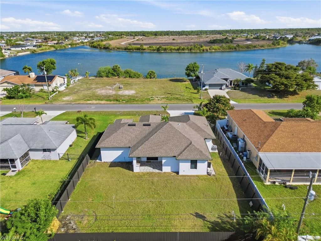 1108 NE 19th Ter , Cape Coral, FL 33909 Photo