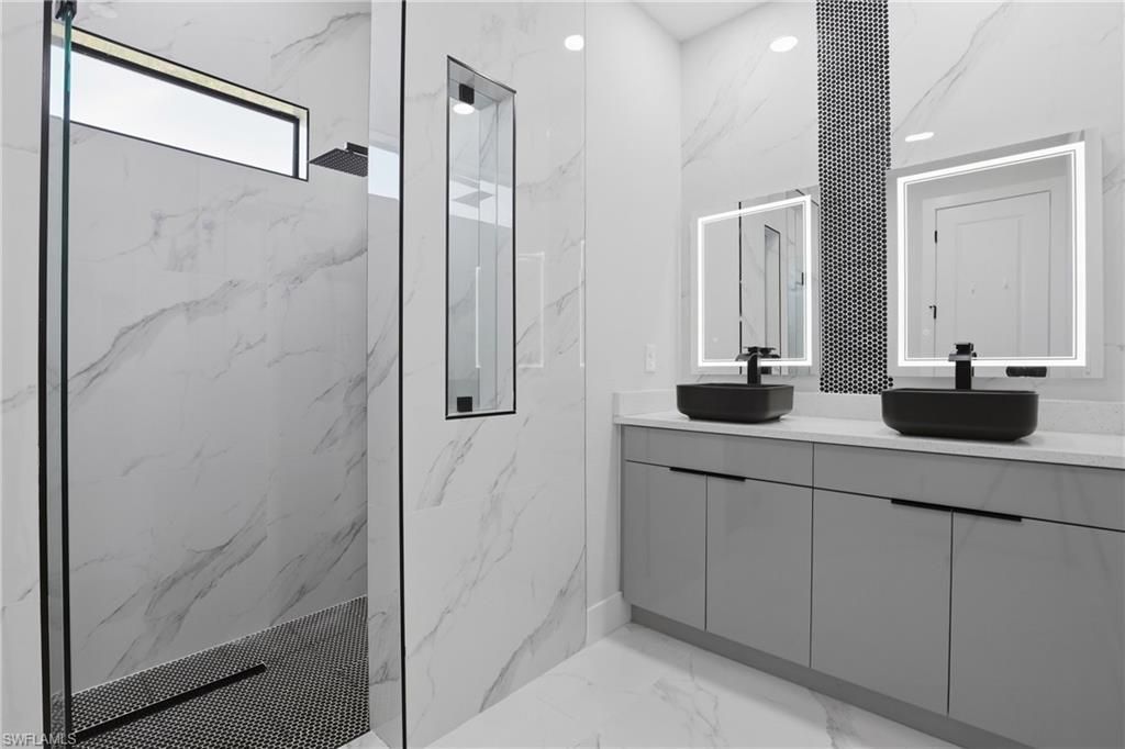 1108 NE 19th Ter , Cape Coral, FL 33909 Photo