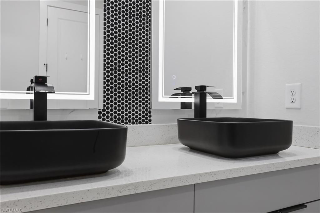 1108 NE 19th Ter , Cape Coral, FL 33909 Photo