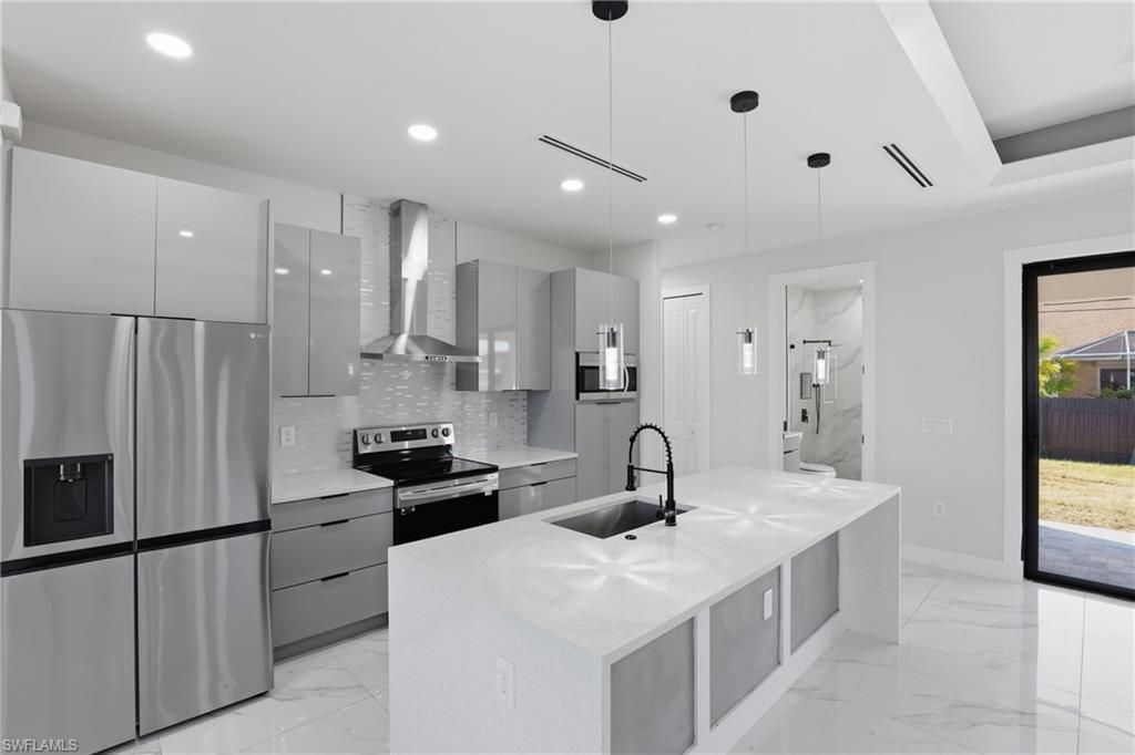 1108 NE 19th Ter , Cape Coral, FL 33909 Photo