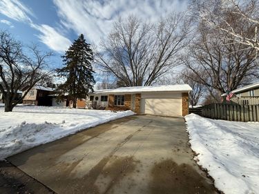 1126 Harrison Street S, Shakopee, MN 55379