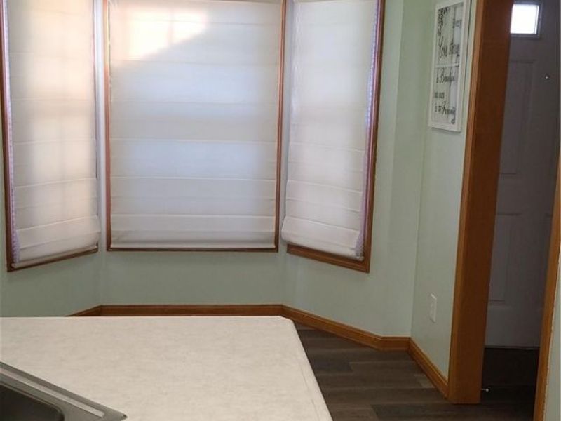 18040 Woodside N, Strongsville, OH 44149 Photo 6