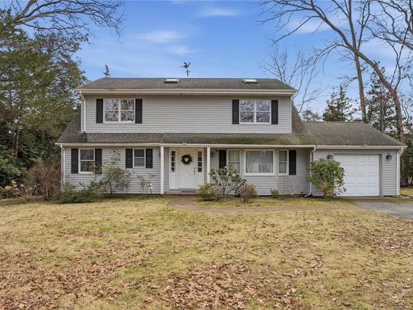 55 Leafy Way, Aquebogue, NY 11931