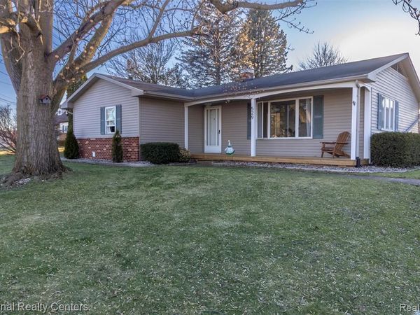 529 N Watkins, Perry, MI 48872