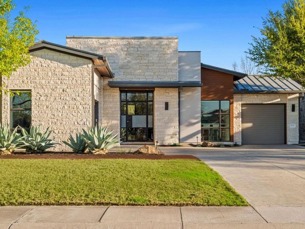 8221 Carranzo DR, Austin, TX 78735