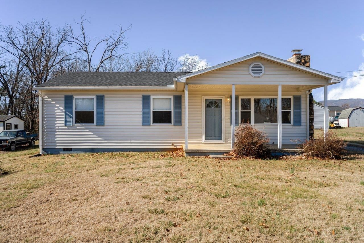 817 Tenth St, Shenandoah, VA 22849 Main Photo