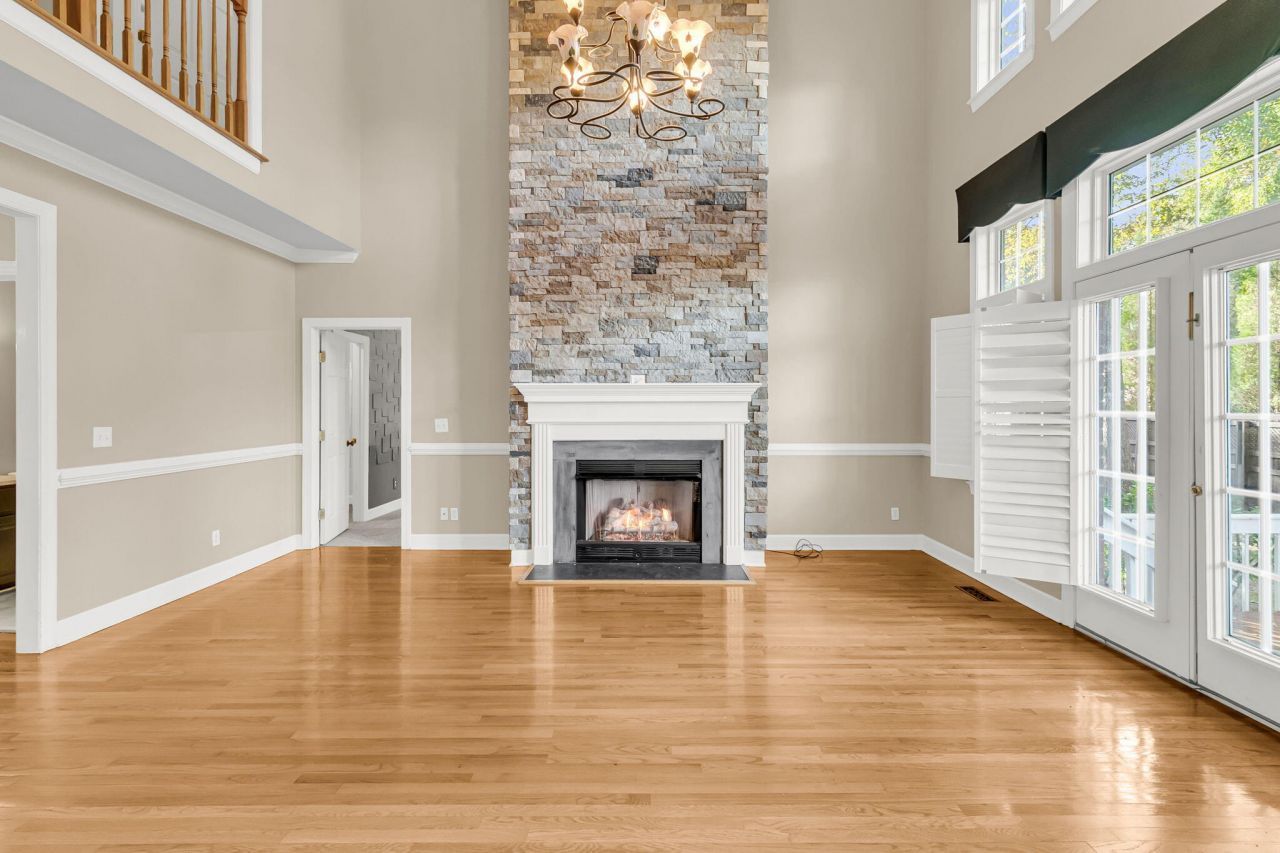 4201 Meadowbrook Court Photo 12