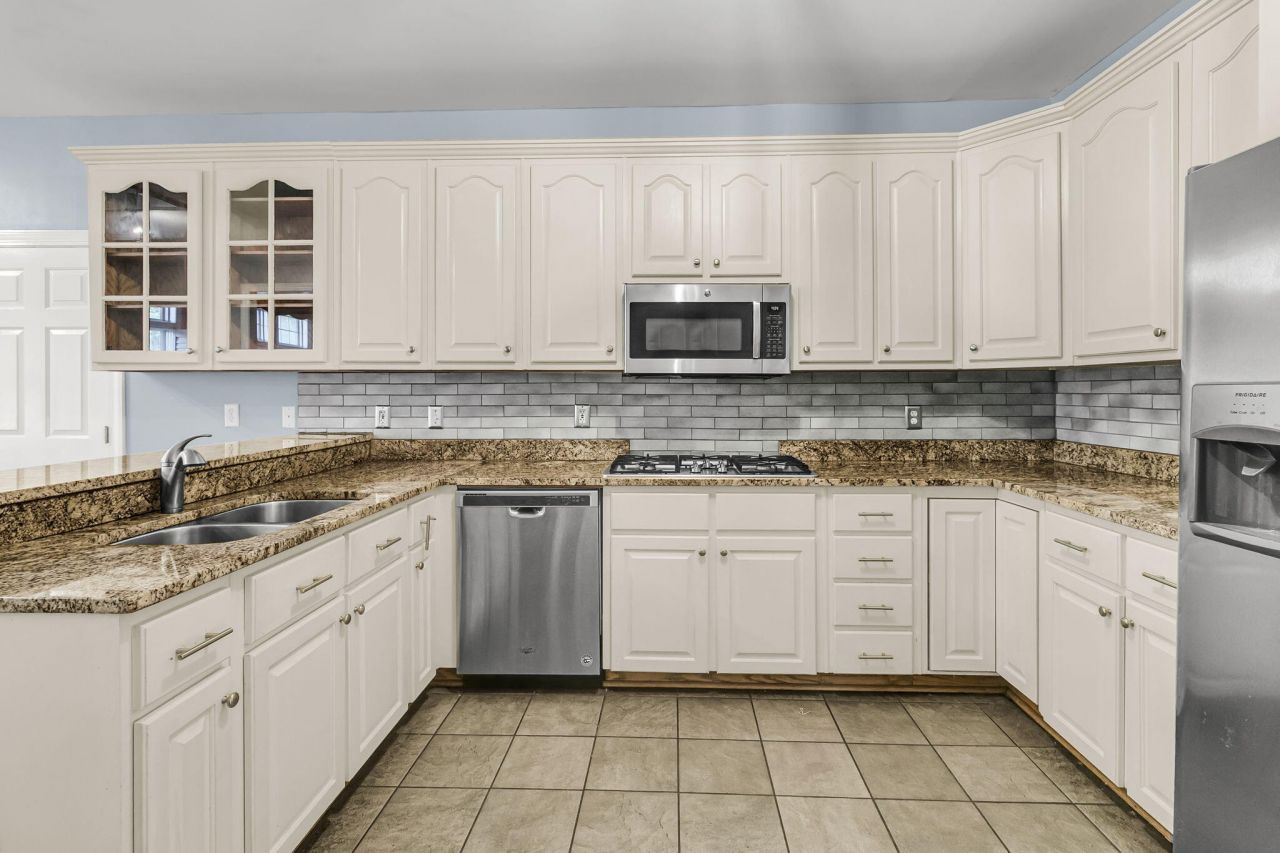 4201 Meadowbrook Court Photo 19