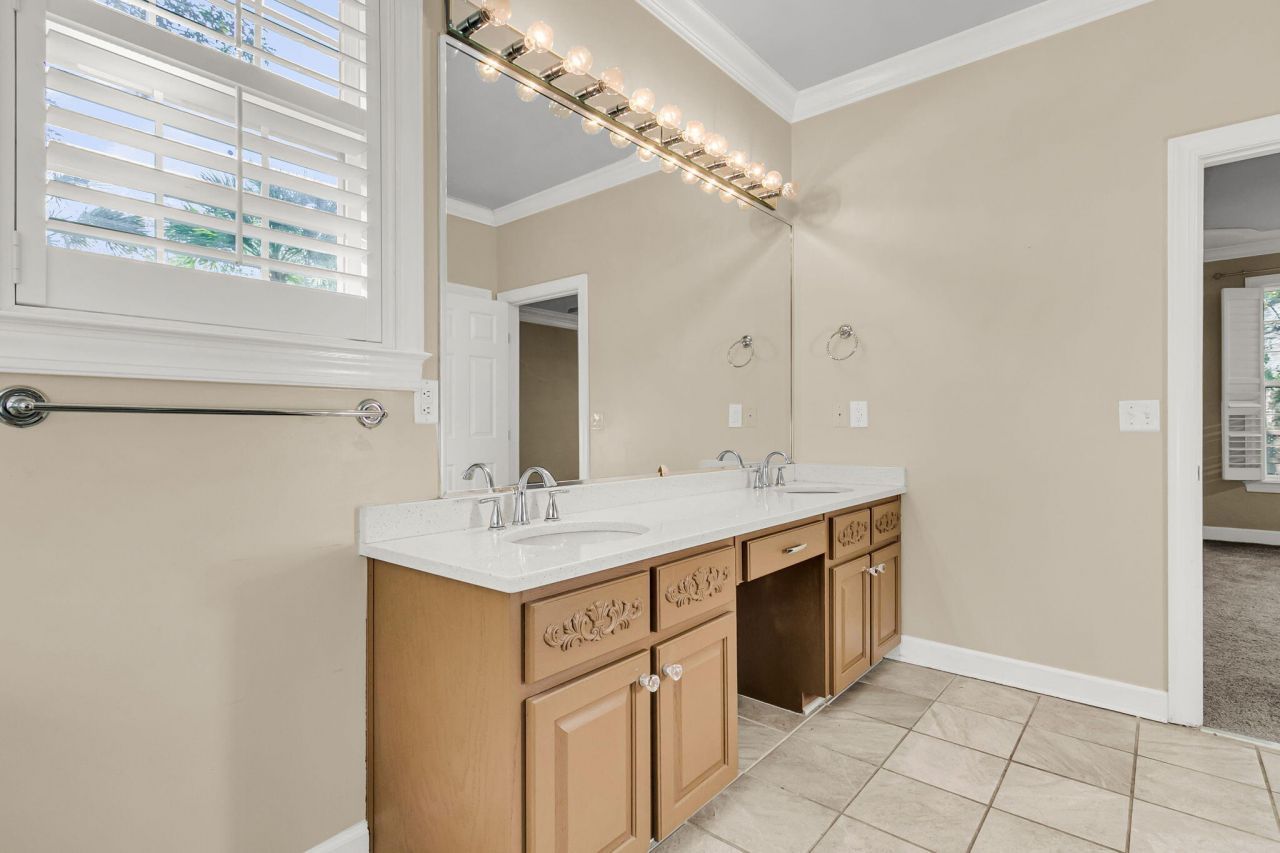 4201 Meadowbrook Court Photo 27