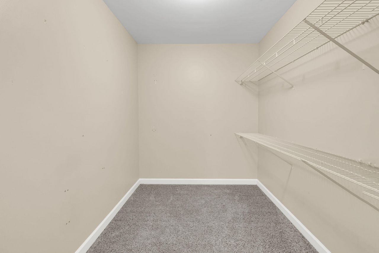 4201 Meadowbrook Court Photo 34