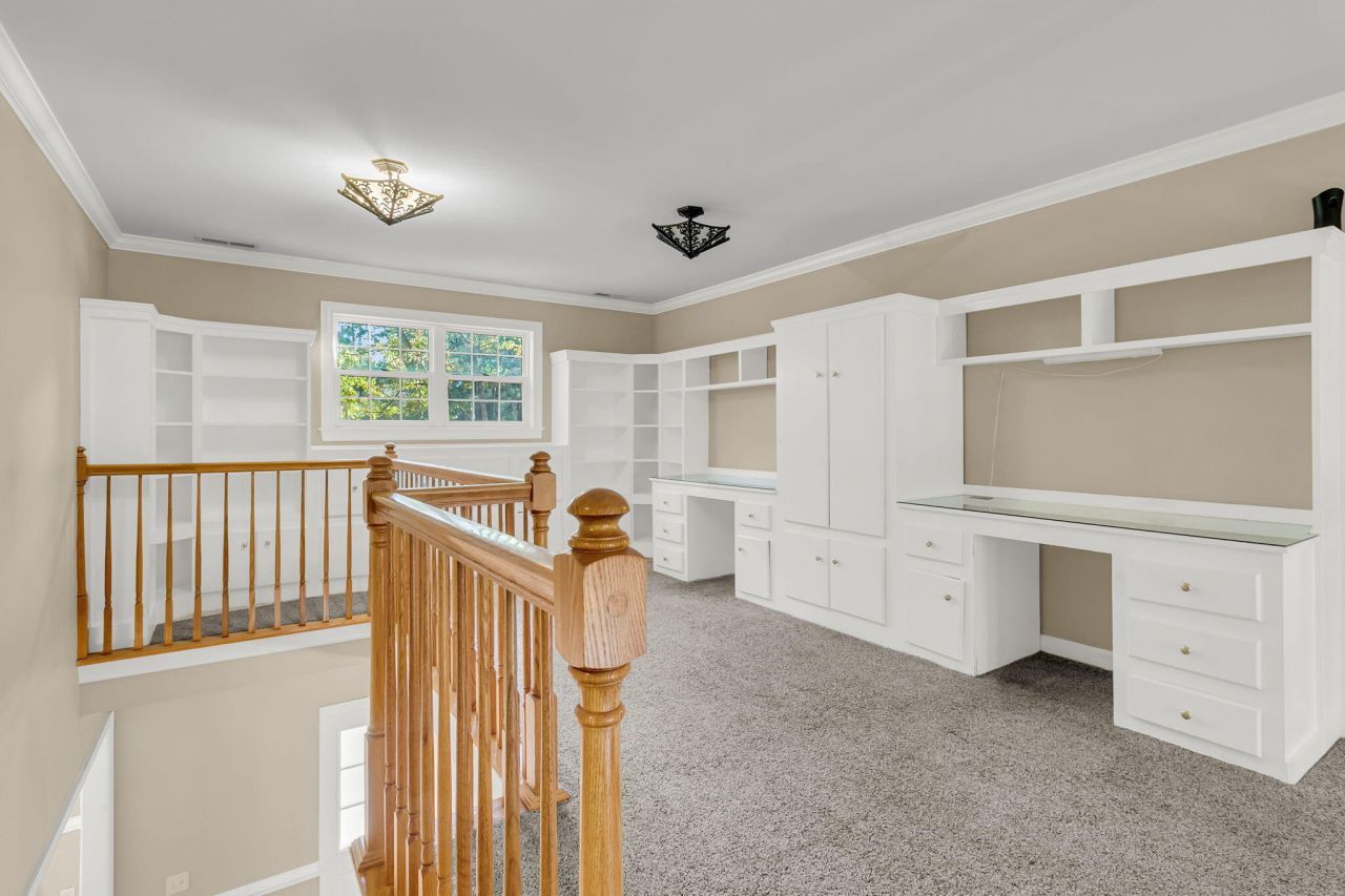 4201 Meadowbrook Court Photo 35