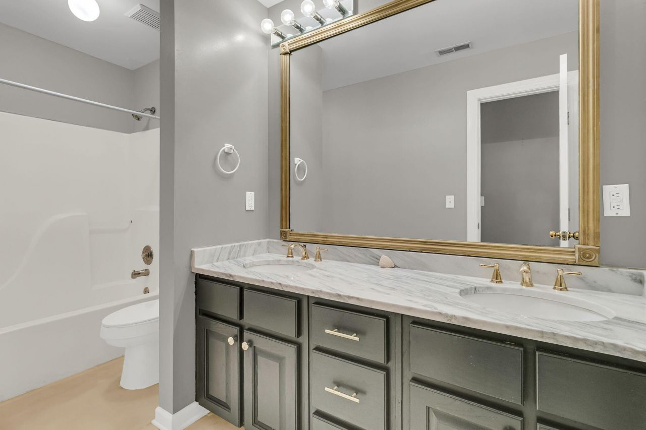 4201 Meadowbrook Court Photo 40