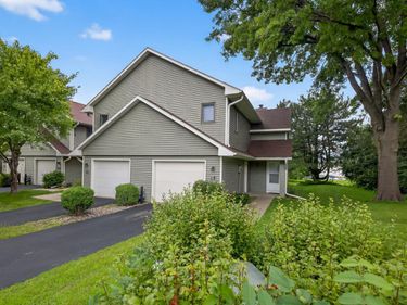 19 Elton Ridge Court NW, Rochester, MN 55901