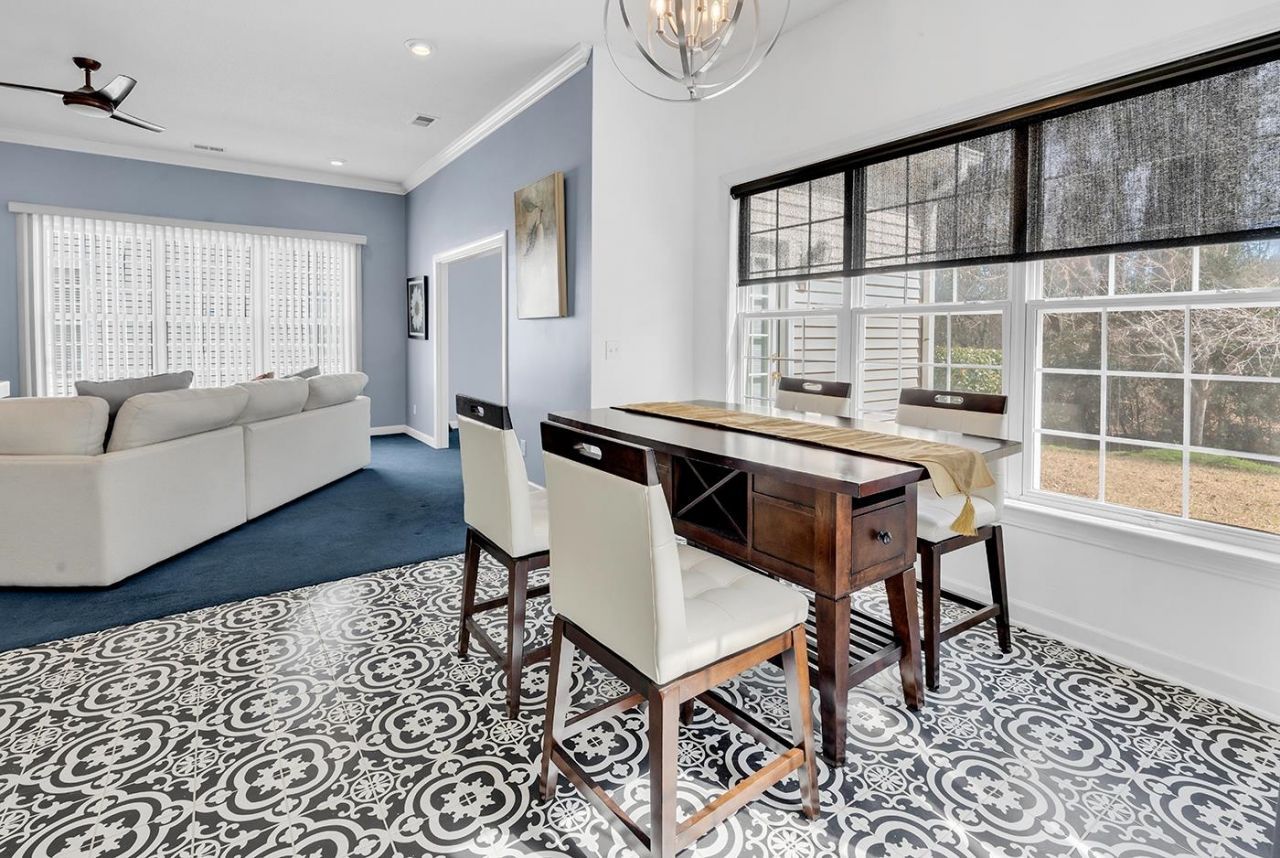 1183 N Blackmoor Dr. Photo 14