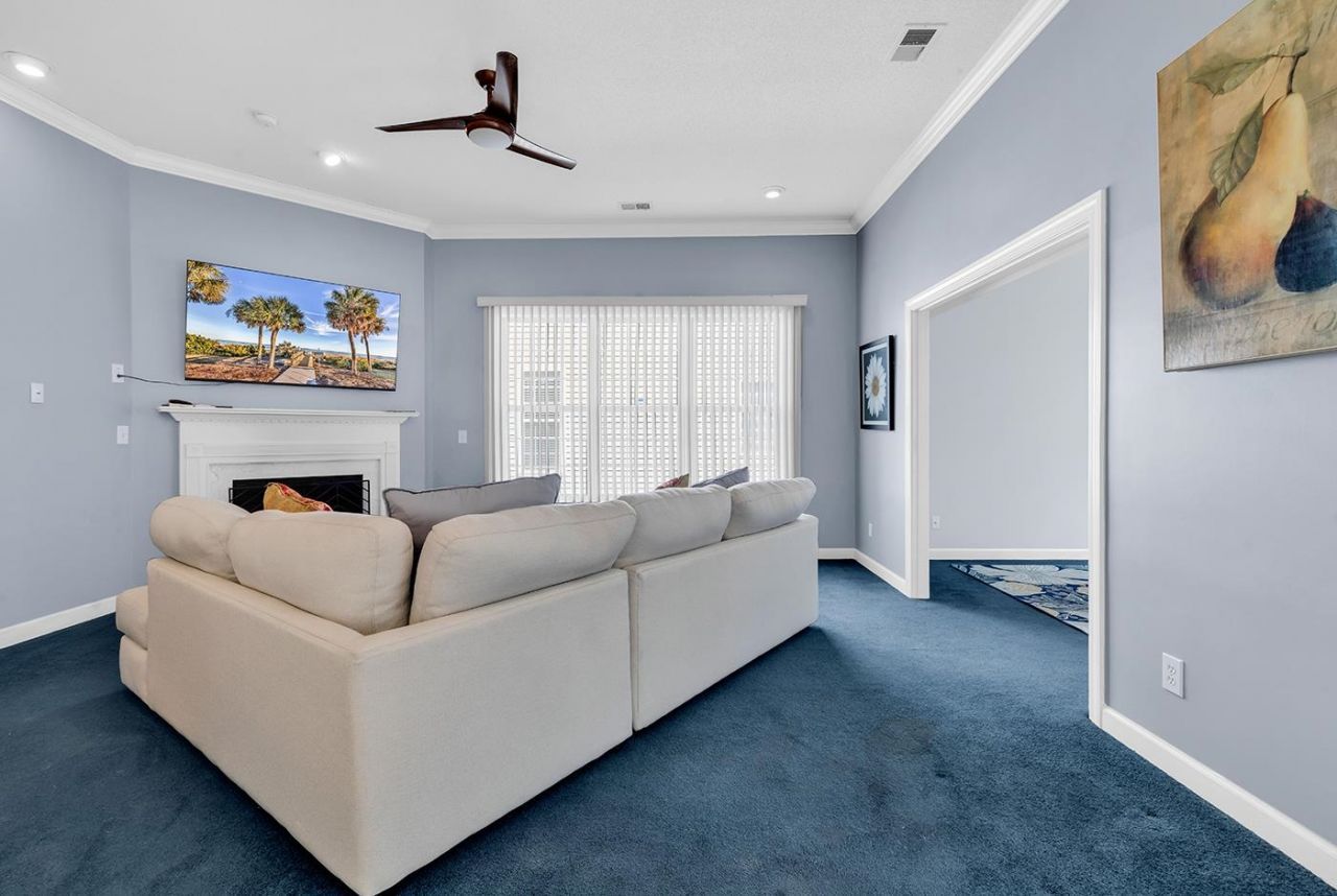 1183 N Blackmoor Dr. Photo 15