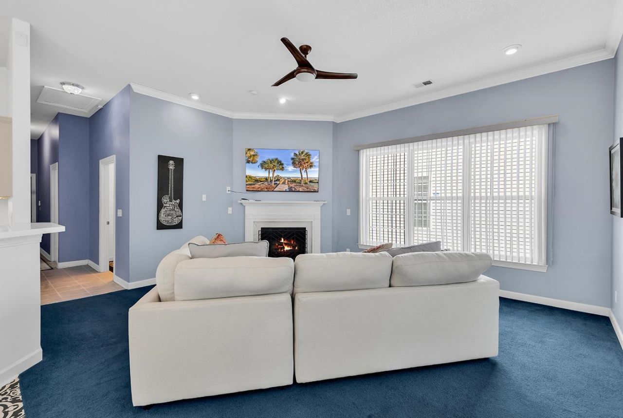 1183 N Blackmoor Dr. Photo 16