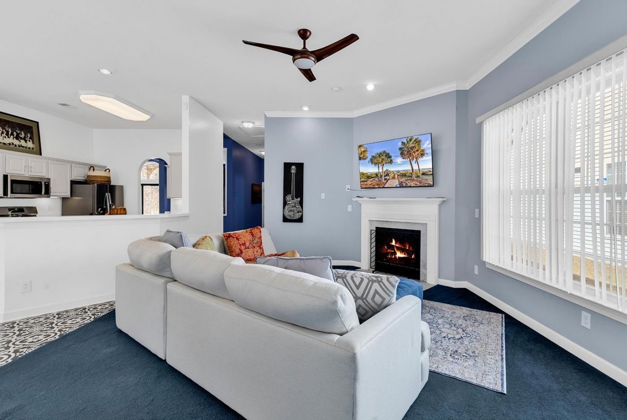 1183 N Blackmoor Dr. Photo 17