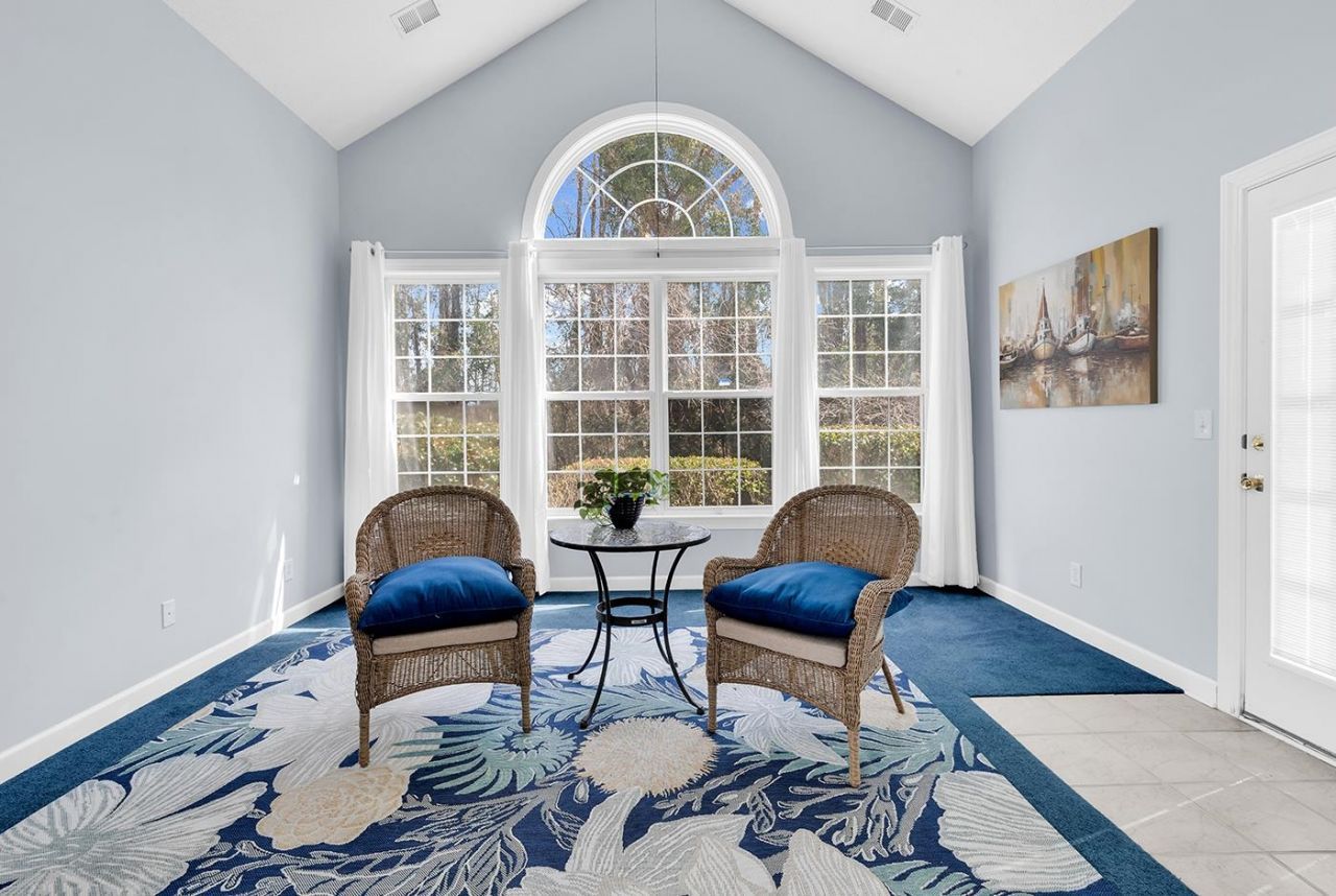 1183 N Blackmoor Dr. Photo 21