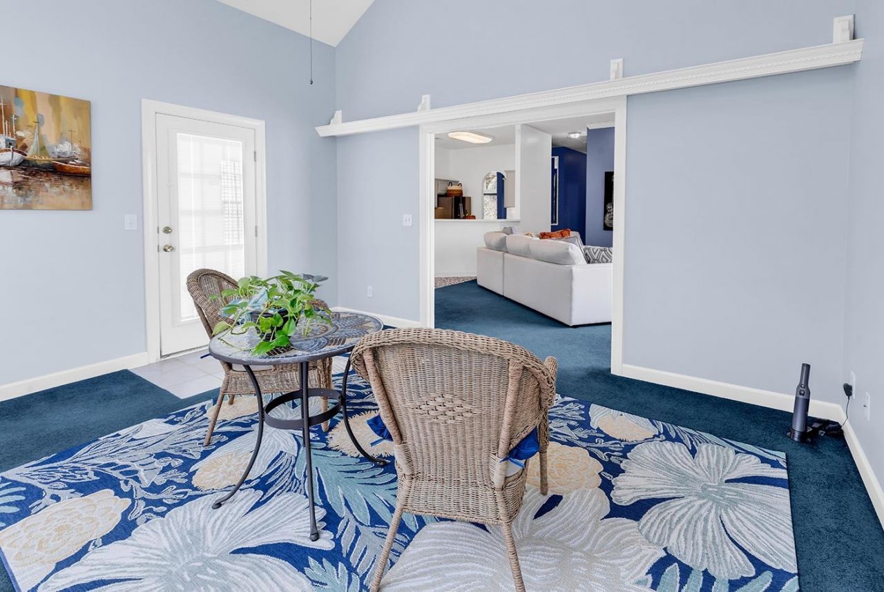 1183 N Blackmoor Dr. Photo 23