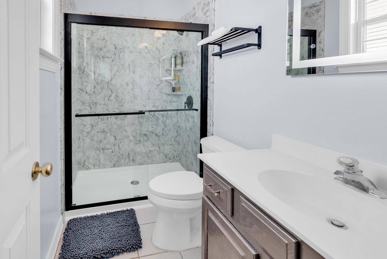 1183 N Blackmoor Dr. Photo 32