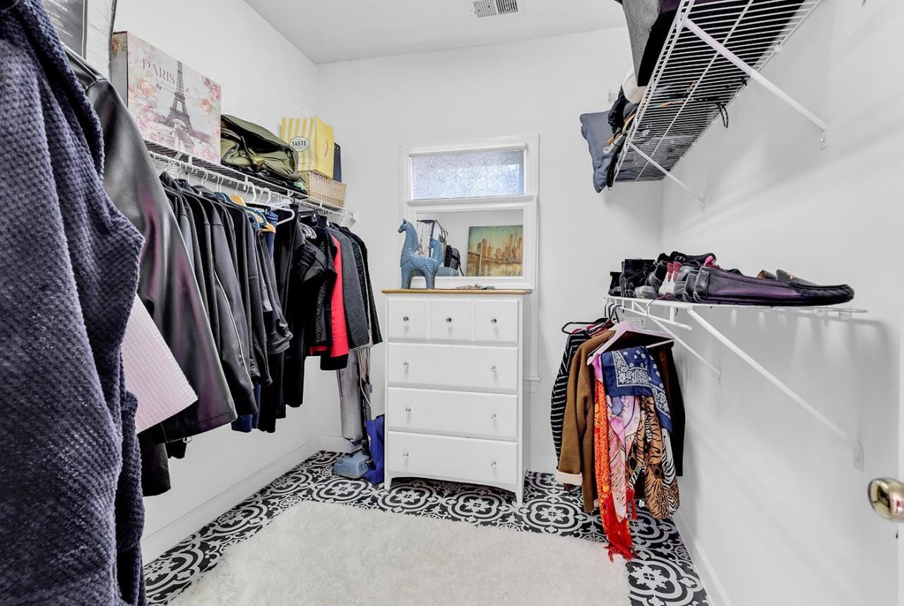 1183 N Blackmoor Dr. Photo 36