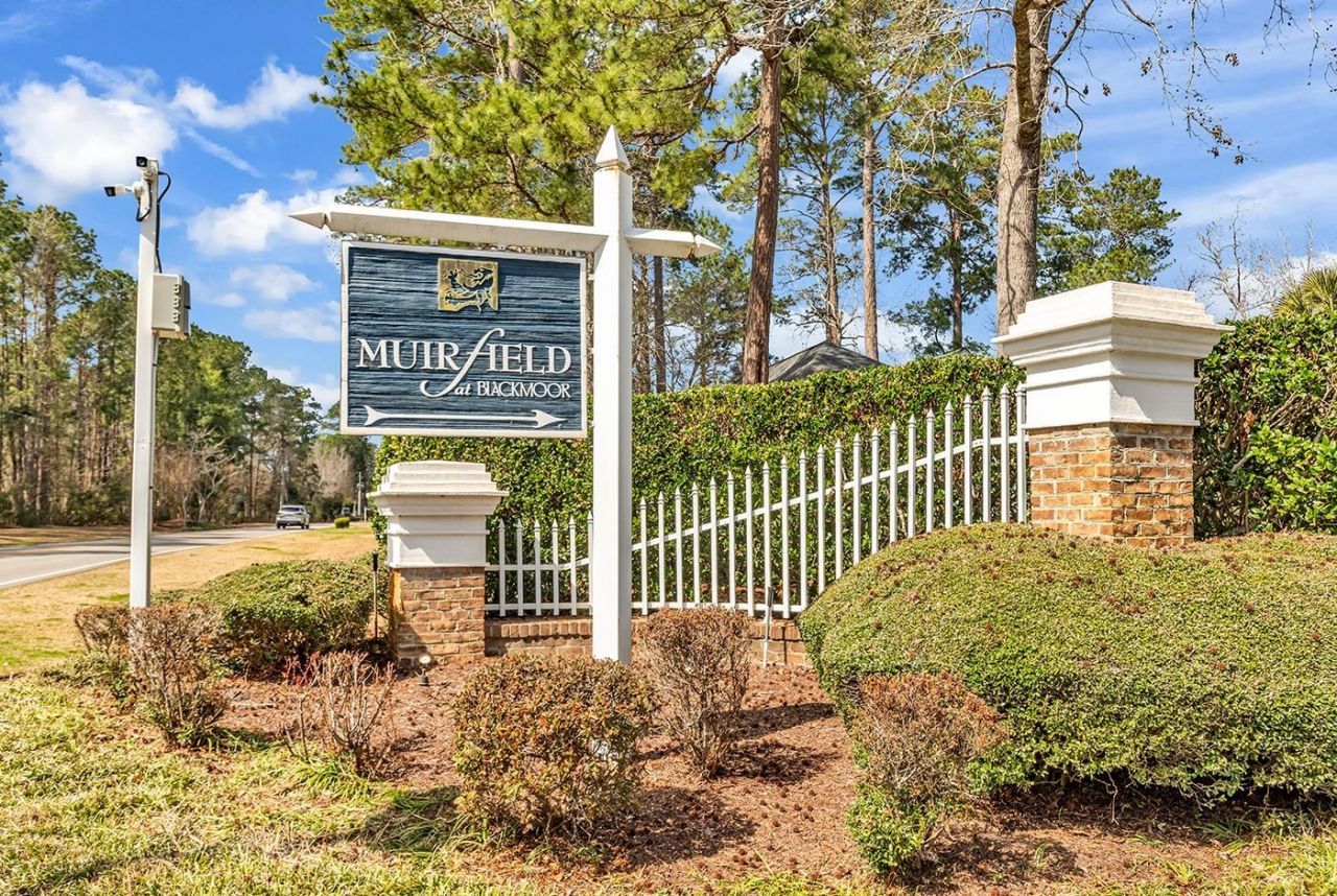 1183 N Blackmoor Dr. Photo 46