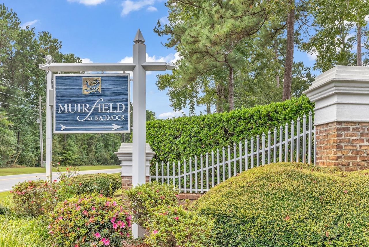 1183 N Blackmoor Dr. Photo 49