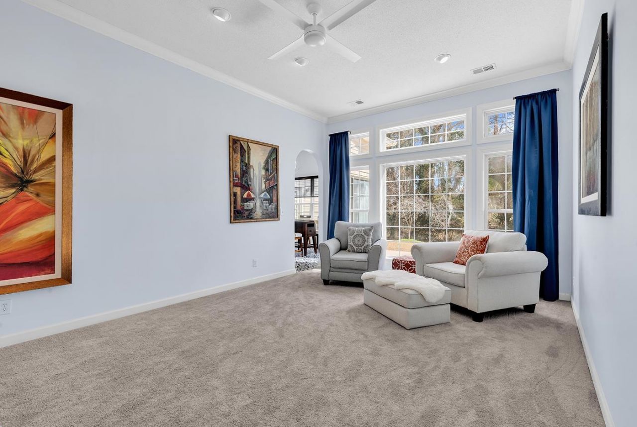 1183 N Blackmoor Dr. Photo 5