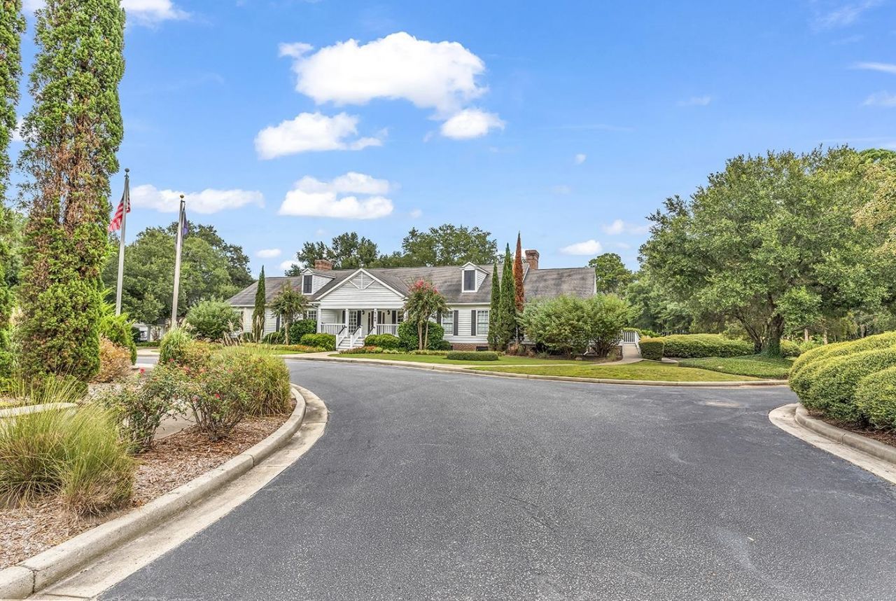 1183 N Blackmoor Dr. Photo 72