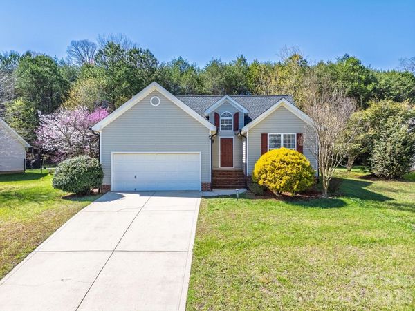 7316 Oxford Bluff Drive , Stanley, NC 28164