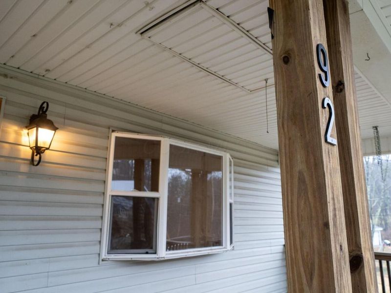 92 Brentview Drive NE, Newark, OH 43055 Photo 2