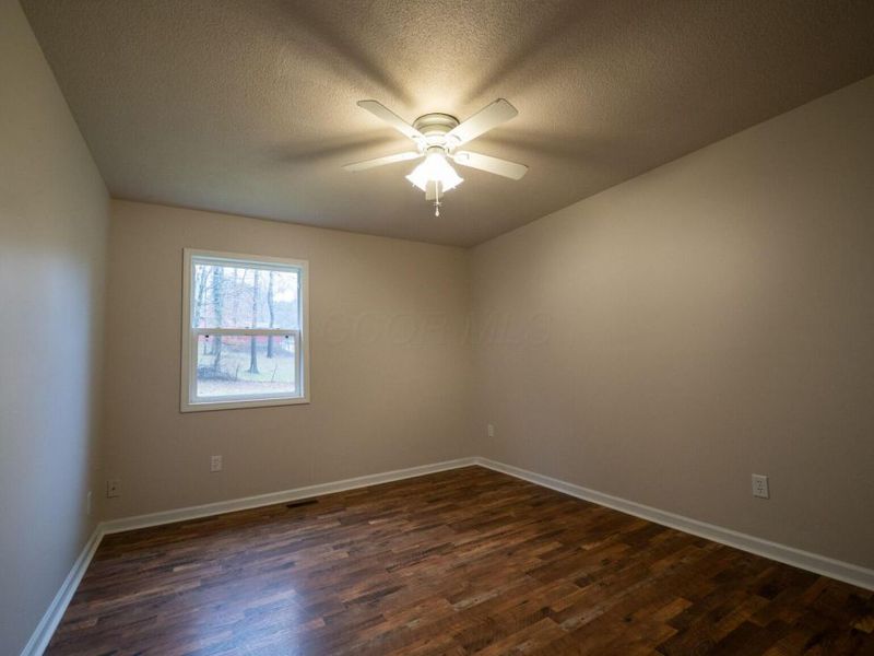 92 Brentview Drive NE, Newark, OH 43055 Photo 6