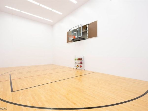 7440 Oak Grove Avenue, Las Vegas, NV 89117