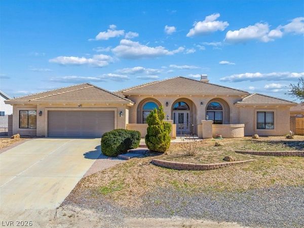 6841 Longmeadow Drive, Pahrump, NV 89061