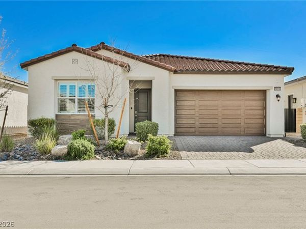 9016 Skye Treeline Street, Las Vegas, NV 89166
