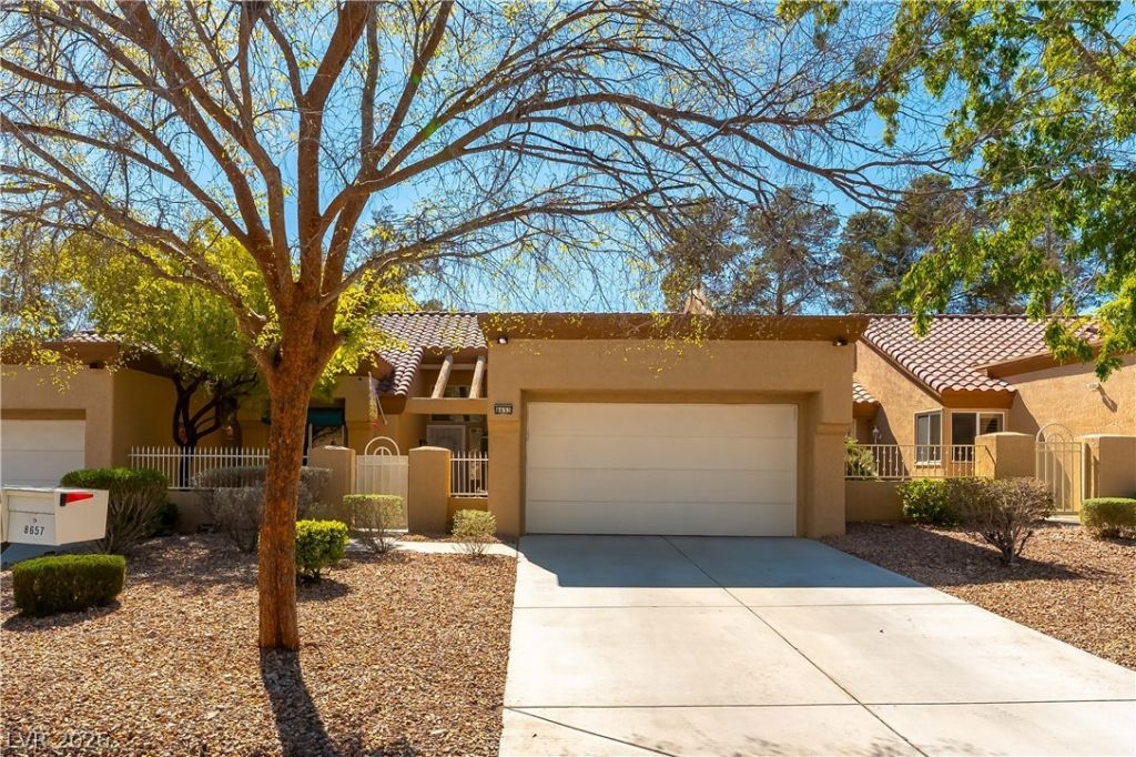8653 Prairie Hill Drive, Las Vegas, NV 89134 Main Photo