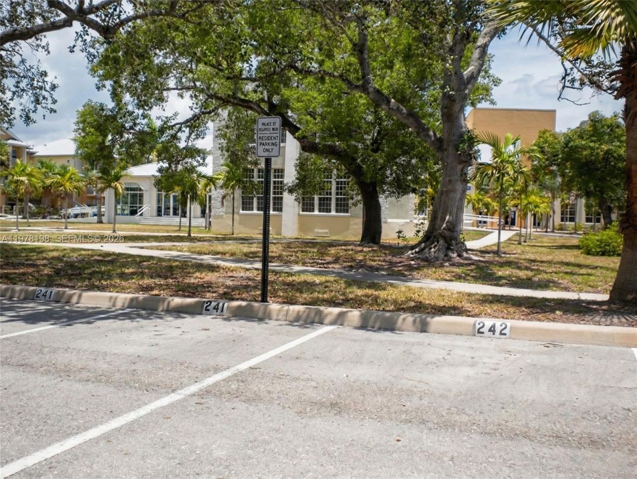 1308 SW 3rd Ct, Fort Lauderdale, FL 33312 Photo