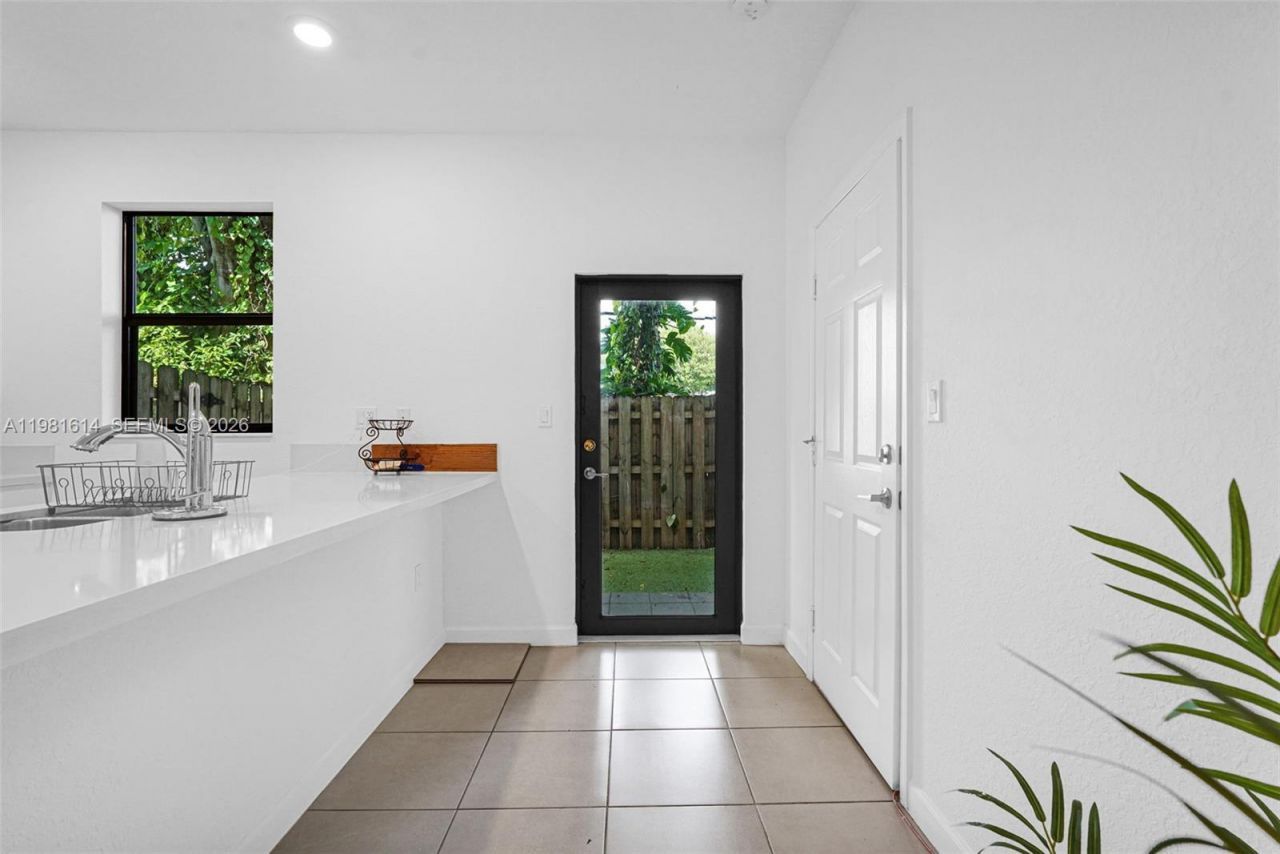 1901 SW 5th Ct, Fort Lauderdale, FL 33312 Photo