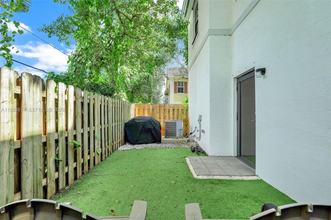 1901 SW 5th Ct, Fort Lauderdale, FL 33312 Photo