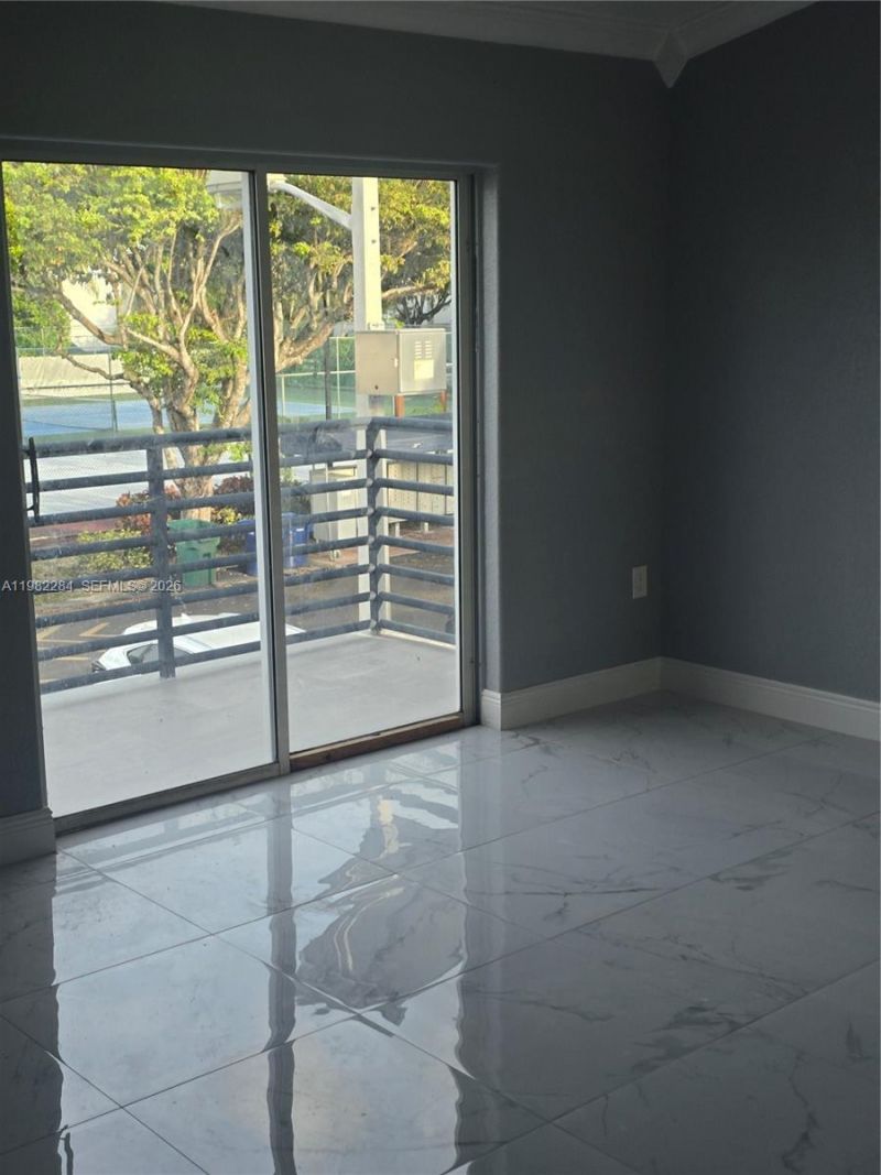 252 NE 212th Ter, Miami, FL 33179 Photo