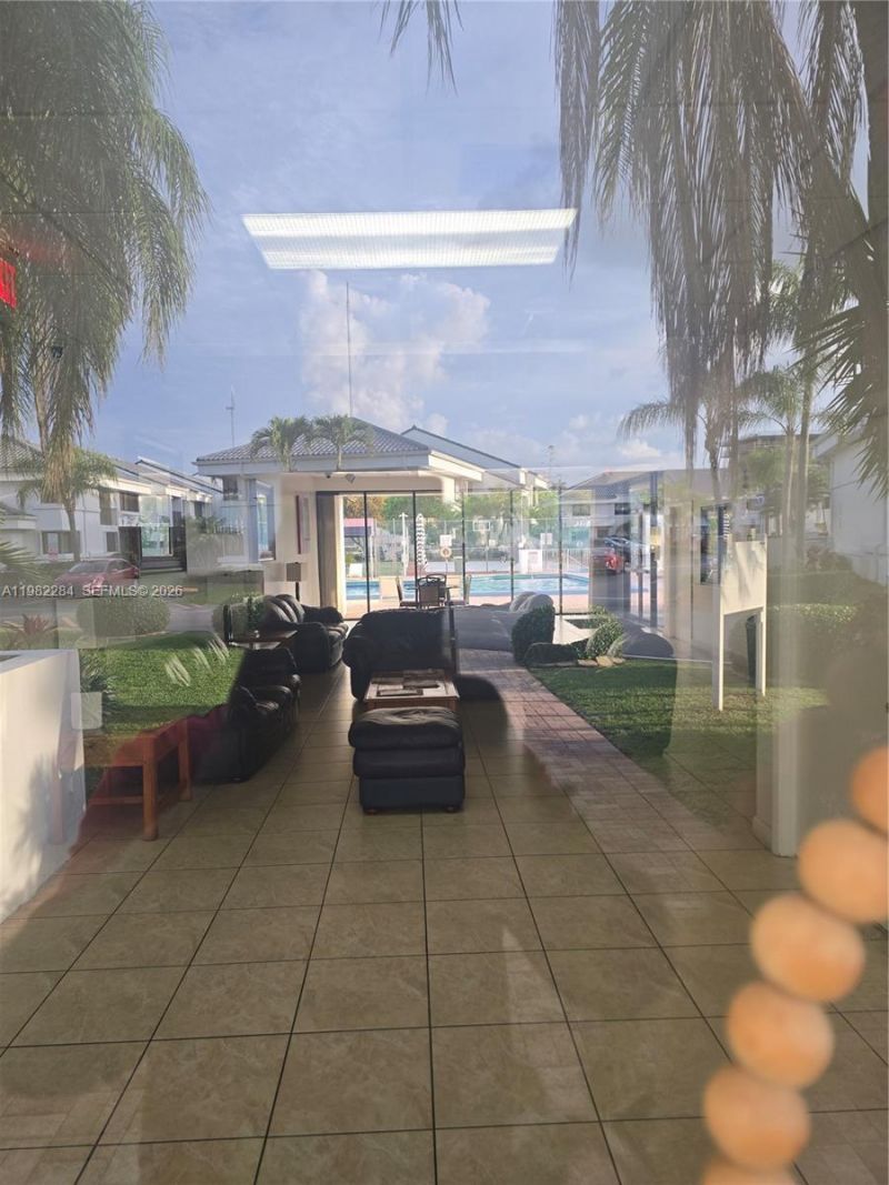 252 NE 212th Ter, Miami, FL 33179 Photo