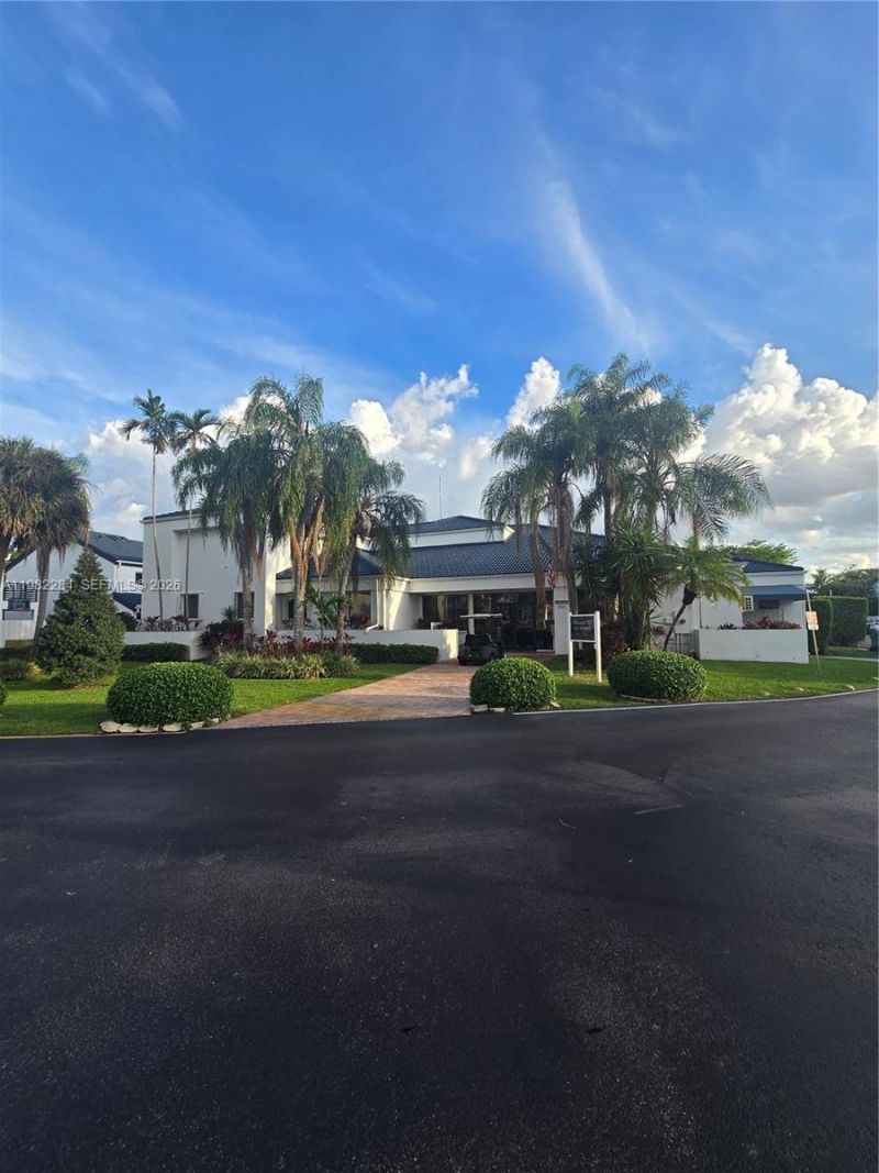 252 NE 212th Ter, Miami, FL 33179 Photo