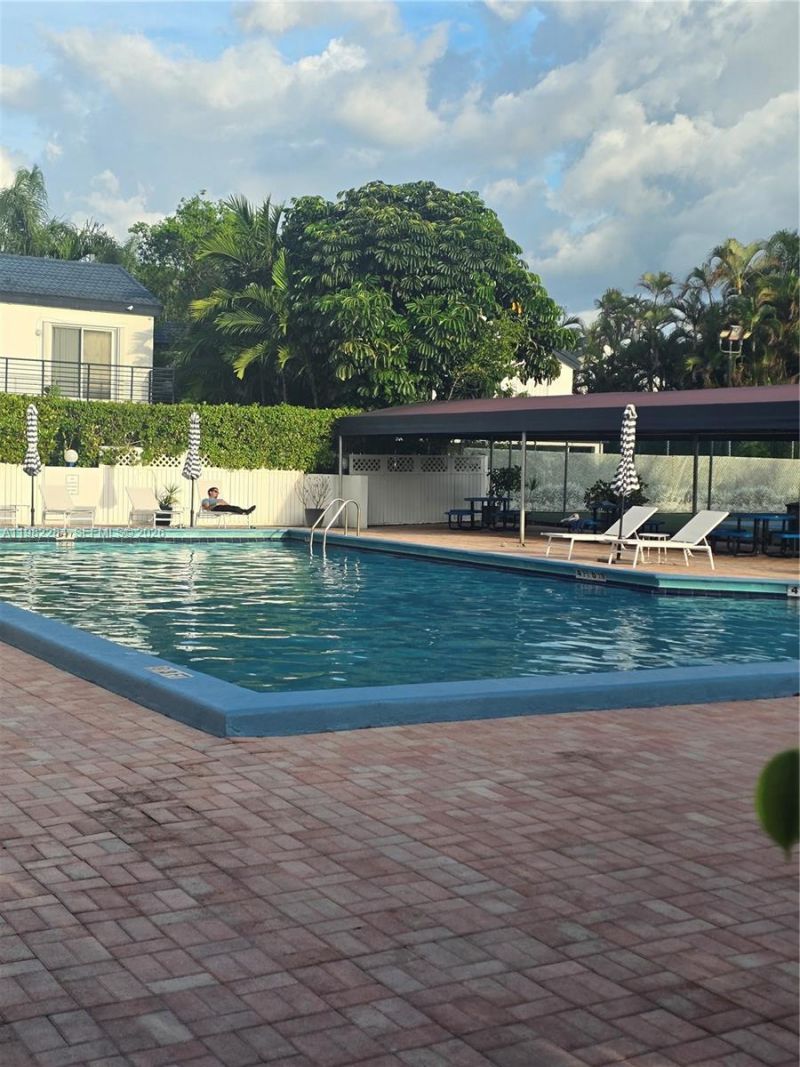 252 NE 212th Ter, Miami, FL 33179 Photo