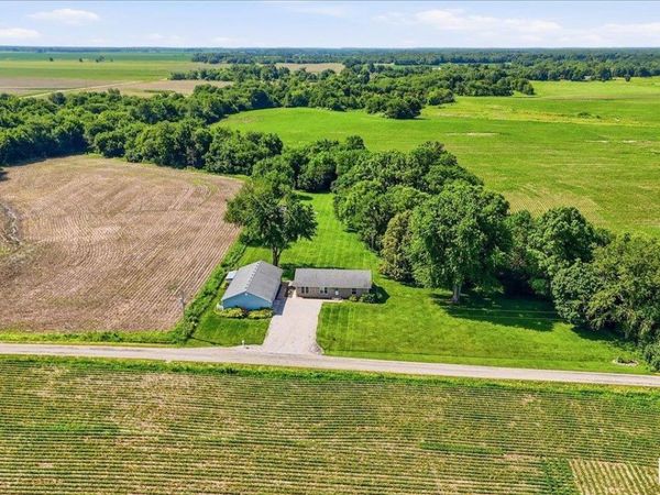 14201 WILLIAMSON Road, Virden, IL 62690