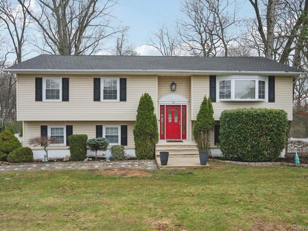 123 Gatto Lane, Pearl River, NY 10965