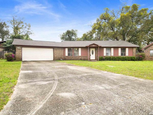 7805 Hearthstone Cir, Pensacola, FL 32506