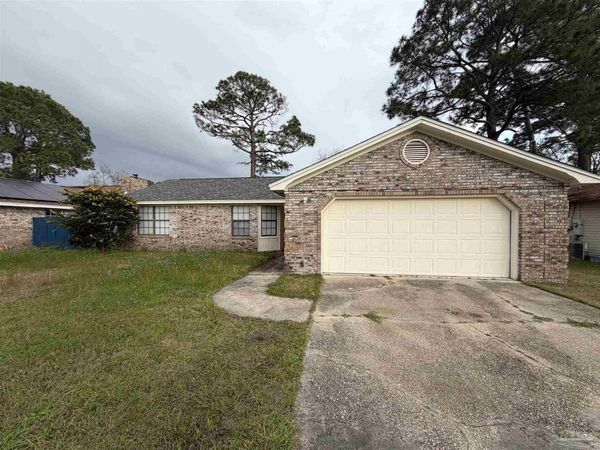 846 Amberway Dr, Pensacola, FL 32506