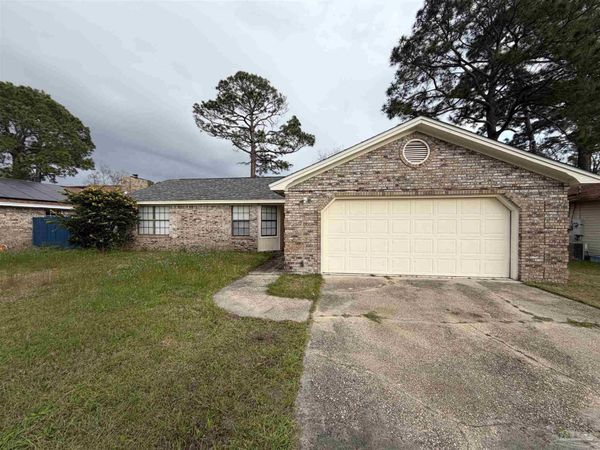 846 Amberway Dr, Pensacola, FL 32506