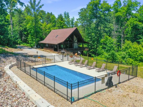 18188 Buckingham Road , Logan, OH 43138