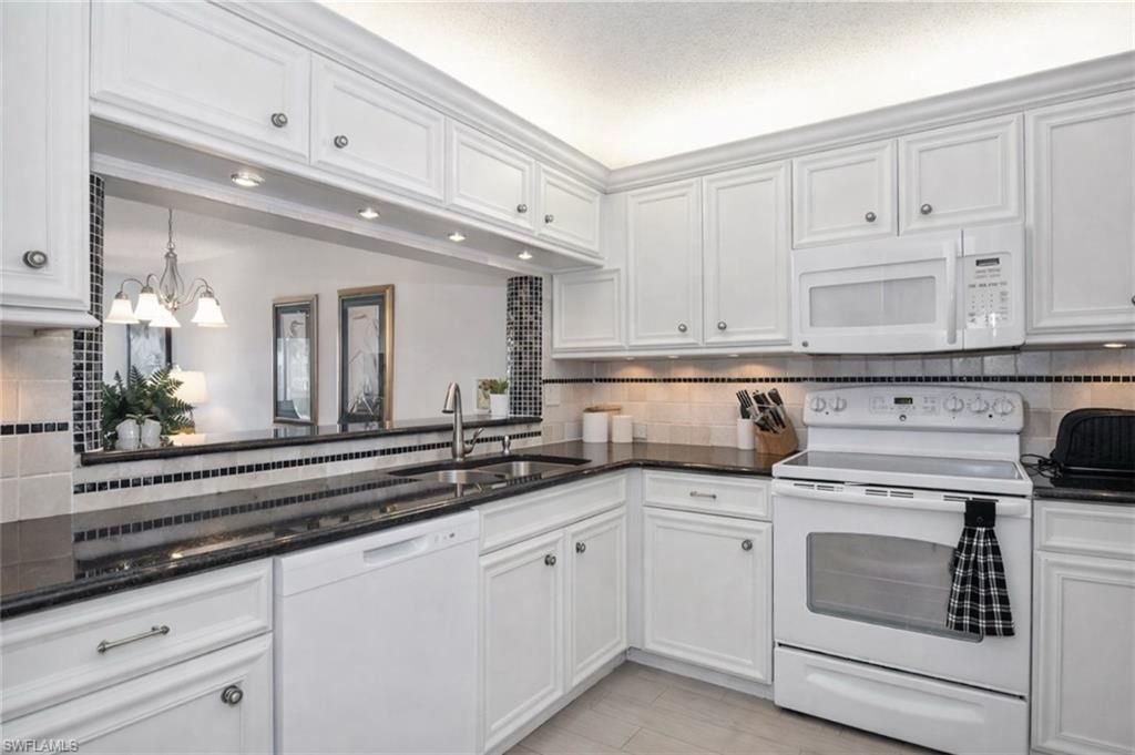 1250 Yesica Ann Cir, Unit E102, Naples, FL 34110 Photo